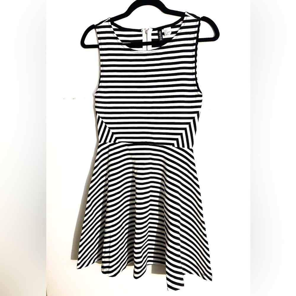 H&M Divided Striped dress